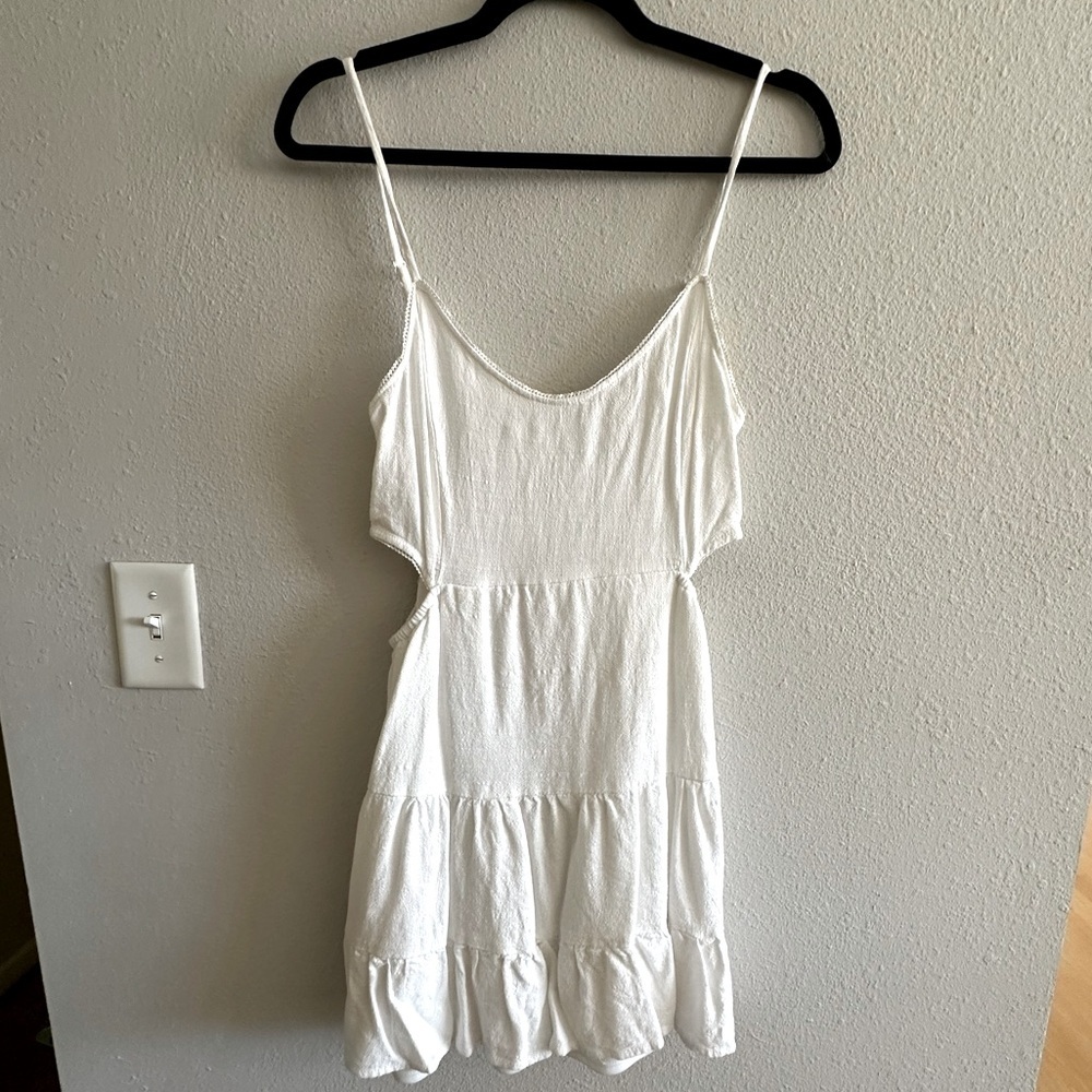 A7 - 391 Altr’d State white Kylie cut out dress size large mini dress
